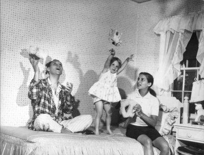 Ruth and Marty play with three-year-old daughter, Jane, in 1958. Today, Jane is a Columbia Law School professor. Photo courtesy of the collection of the Supreme Court of the United States