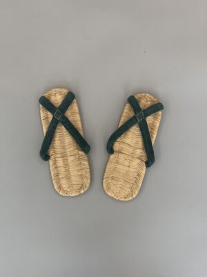 Zori sandals of straw with rubber soles and dull green velveteen thongs