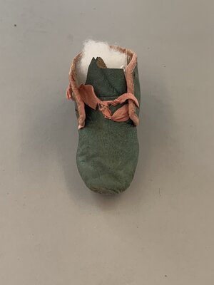 Baby bootie soft shoe, green leather