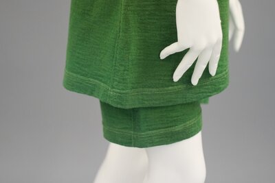 Kelly green bathing suit detail
