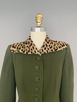 Green suit with leopard collar front detail