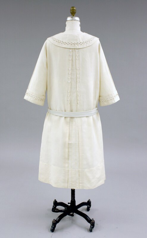 Dress F: White linen day dress with embroidered circle trim (back)