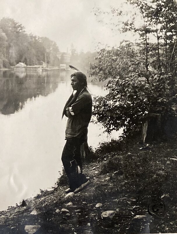 Onoñdag’egá’ Faithkeeper, Elie Shenandoah, on the shores of Beebe Lake, 1914