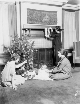 Christmas with Edna Mae Domecon